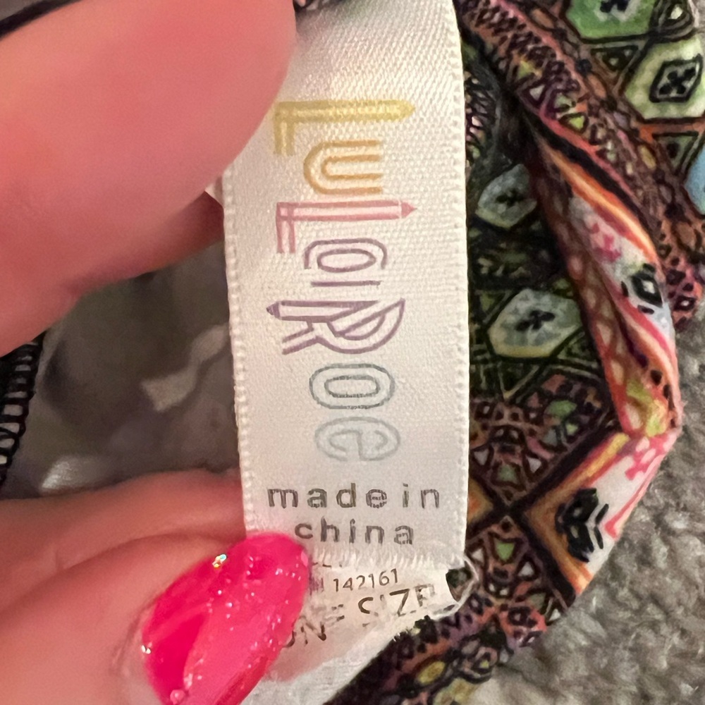 LuLaRoe Geometric Leggings - Picture 2 of 2